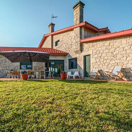 Ferienhaus Awesome In A Corua With Indoor Swimming Pool, Wifi And 5 Bedrooms *