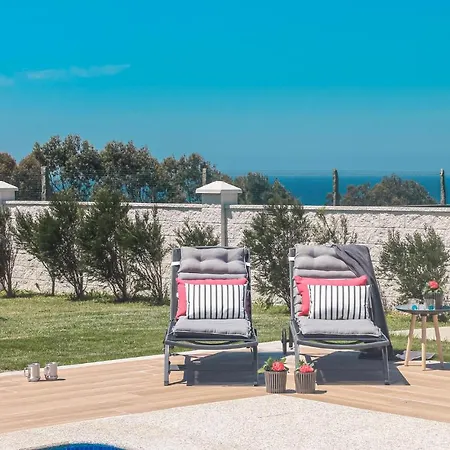 Ferienhaus Awesome In A Corua With Indoor Swimming Pool, Wifi And 5 Bedrooms